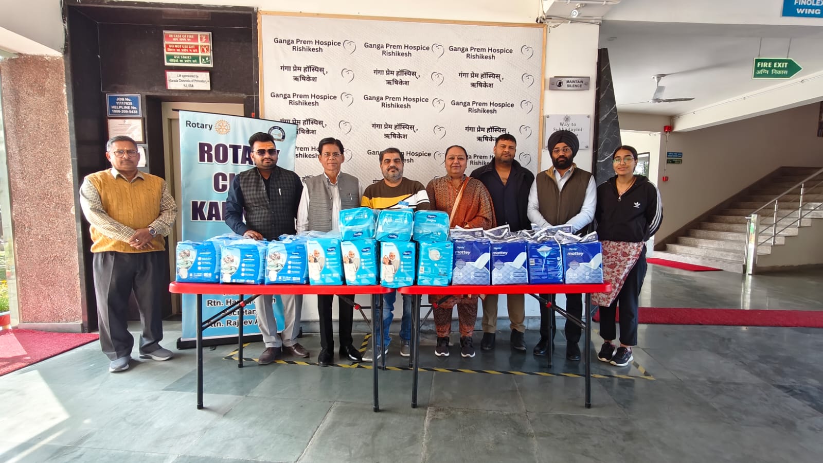 रोटरी क्लब कनखल ने प्रेम हॉस्पिस में कैंसर के रोगियों के लिए हर माह की तरह किया सर्जिकल आइटम्स का वितरण
